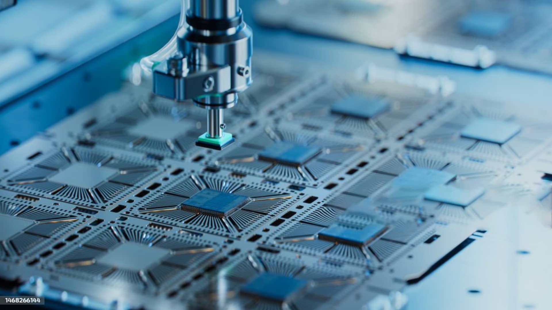 Implementación de la gestión inteligente en la línea de producción RFID