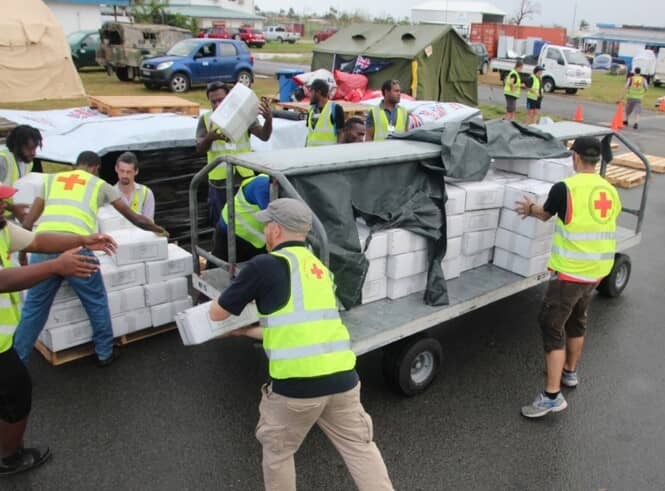 Despliegue rápido en ayuda humanitaria tras desastres: RFID para una coordinación más inteligente del suministro y del personal.