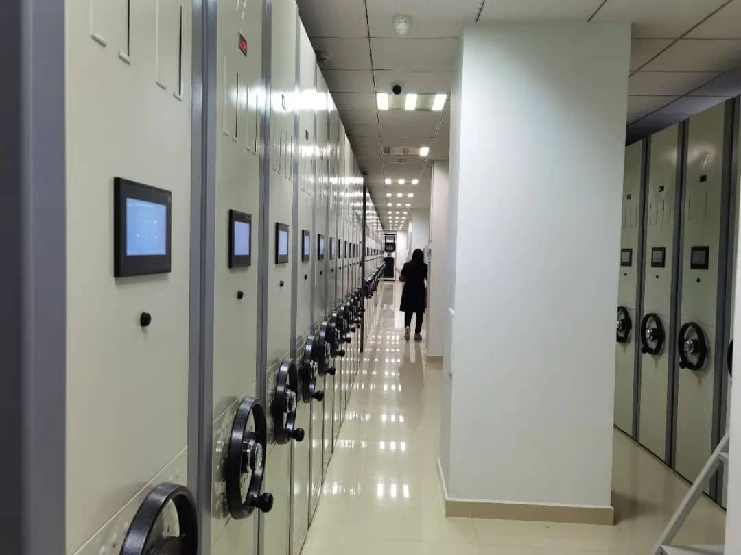 Archivos judiciales inteligentes: Aprovechando la tecnología RFID para una gestión segura y rastreable de los documentos judiciales.