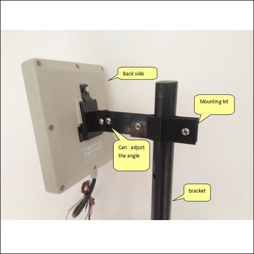 Lector RFID UHF fijo de 6 m para la gestión de vehículos de bomberos.