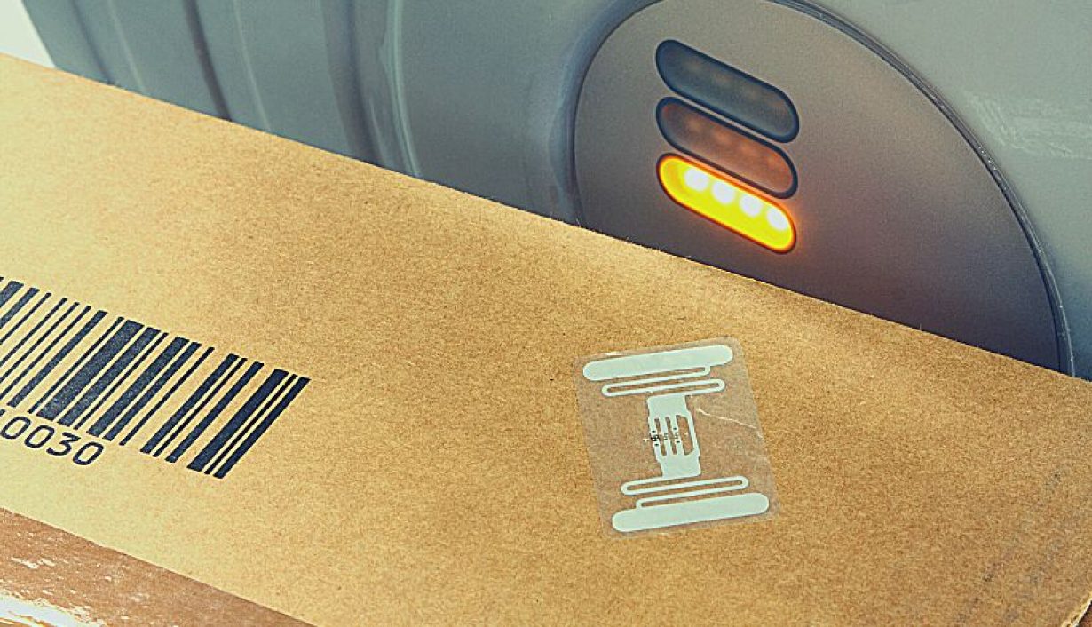 Actualización contra la falsificación: la tecnología RFID simplifica y mejora la fiabilidad de la autenticación en productos de lujo.