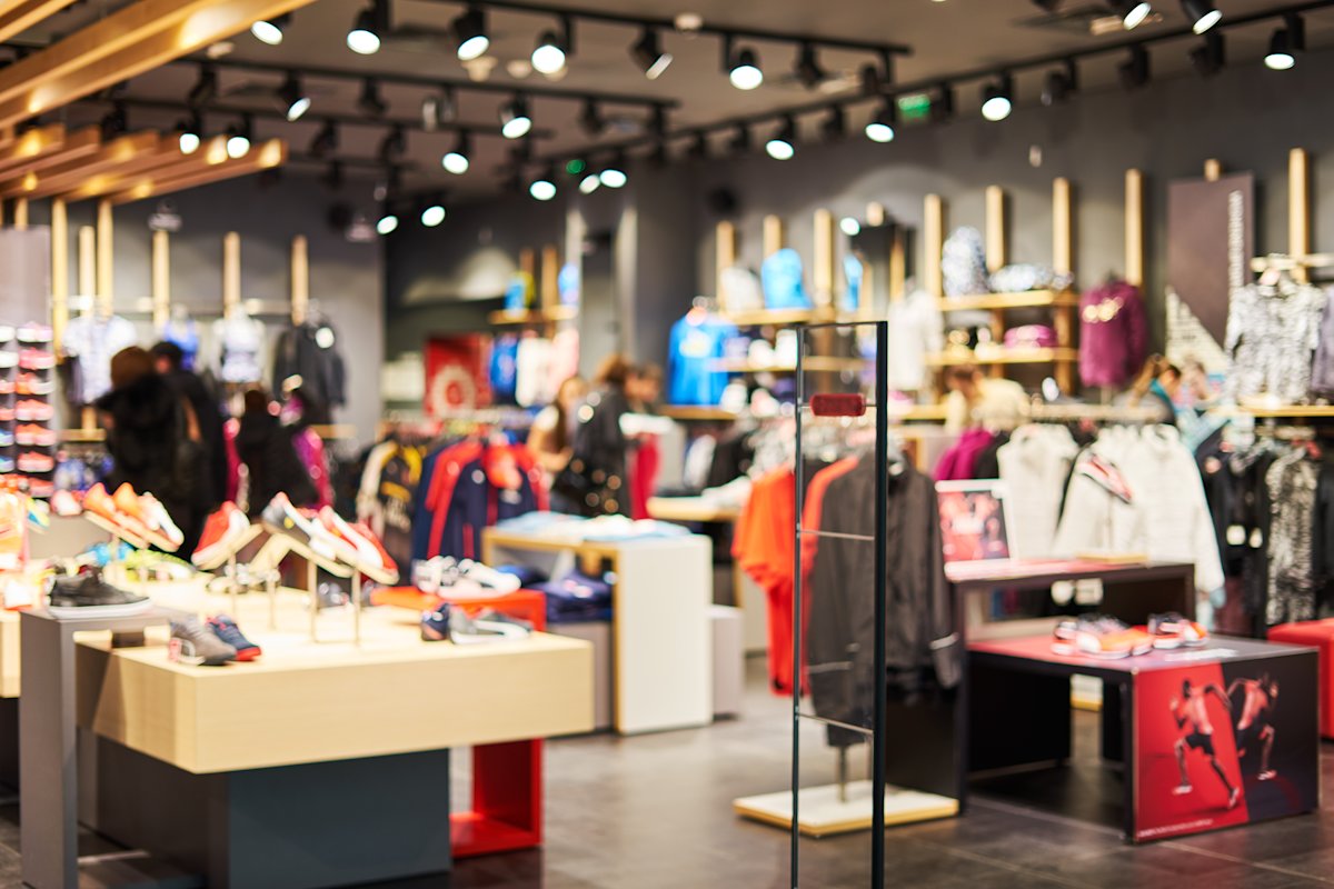 Cómo la tecnología RFID mejora la precisión del inventario minorista y las operaciones de las tiendas.