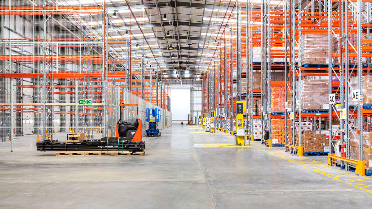 Gestión de inventario de almacén mediante RFID: Beneficios, aplicaciones y guía de implementación