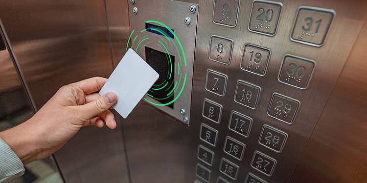 Mantenimiento de ascensores con tecnología RFID